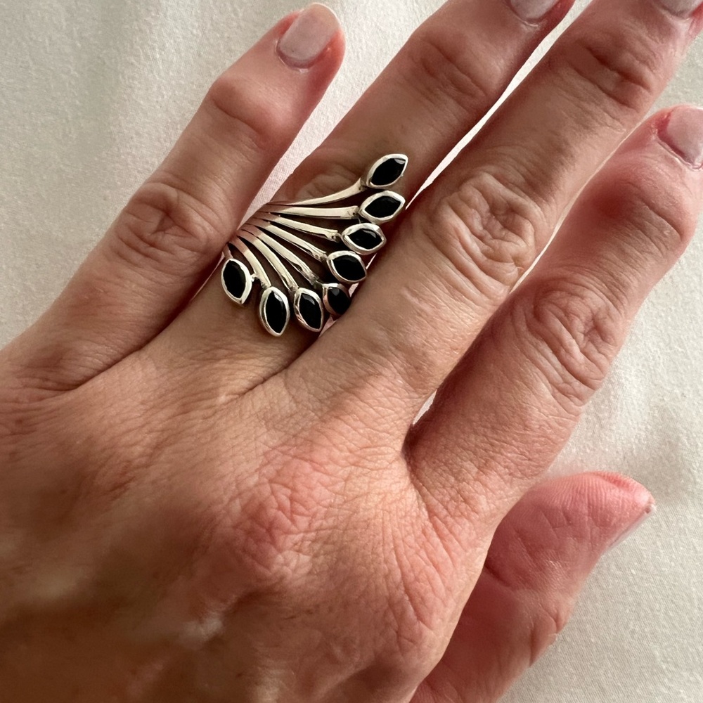 Silver 325 ring size 7-8